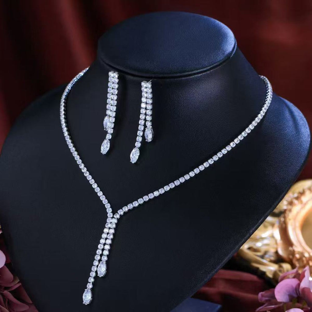 Full Diamond Light-Luxury Necklace and Earring Set - detail view